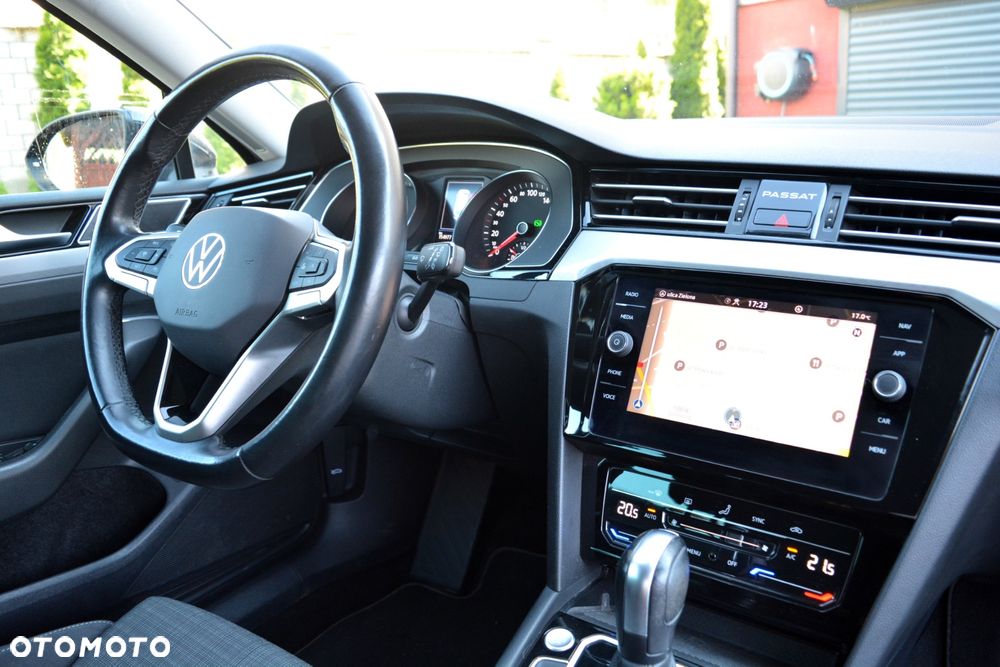 Volkswagen Passat 2.0 TDI SCR DSG Business - 14