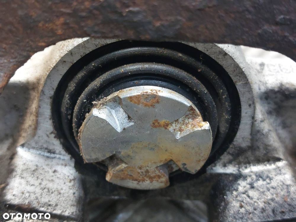 ZACISK HAMULCOWY PRAWY TYŁ VOLVO S40 II V50 I - 4