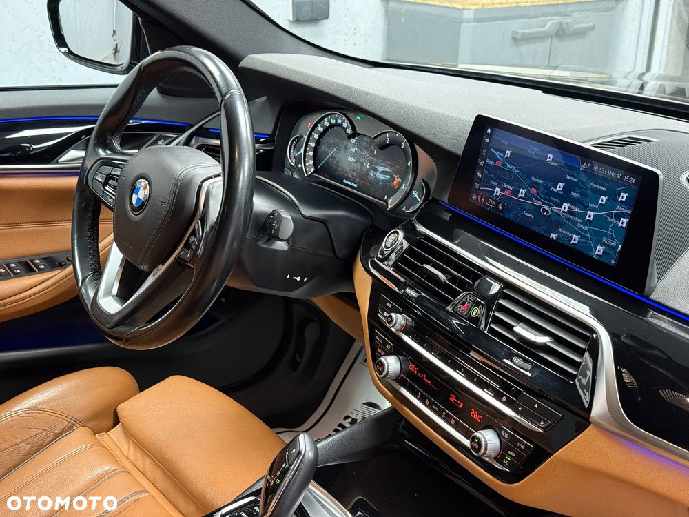 BMW Seria 5 520d Luxury Line sport - 11
