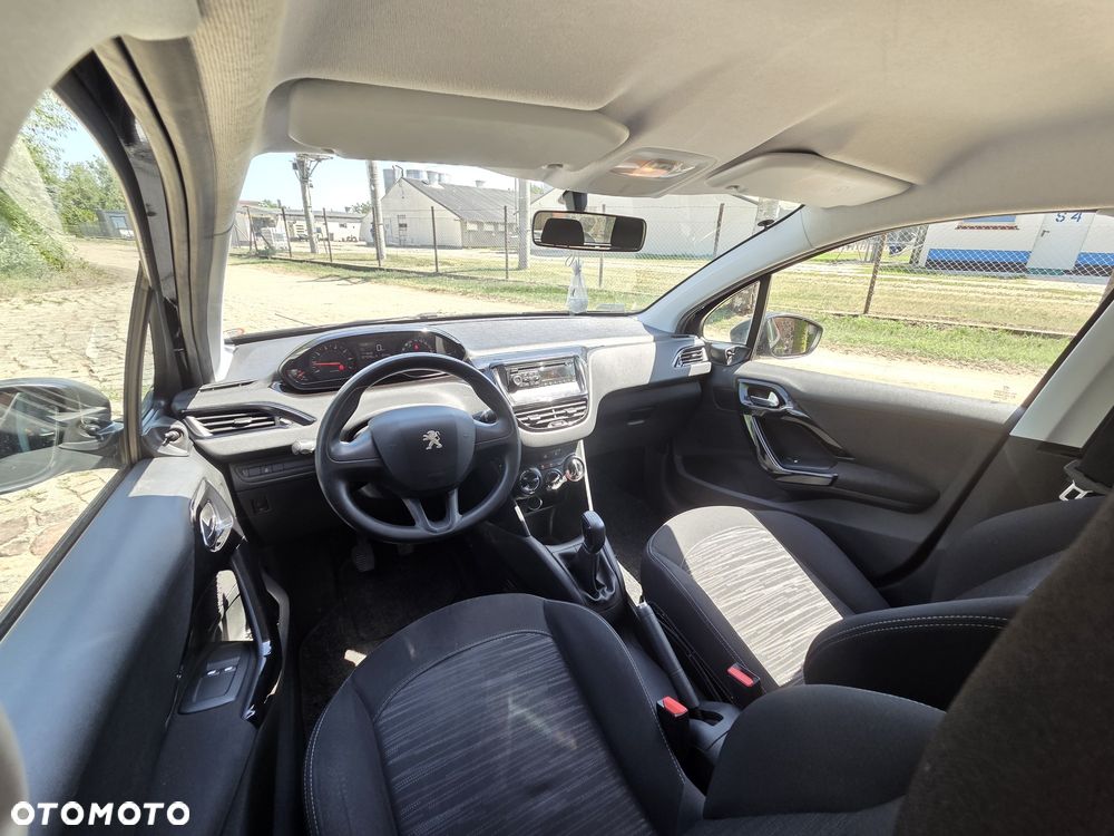 Peugeot 208 - 6