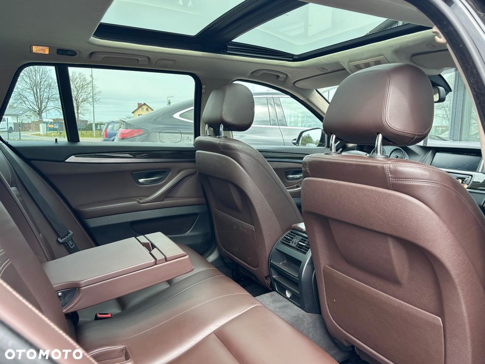BMW Seria 5 525d Sport-Aut Luxury Line - 20