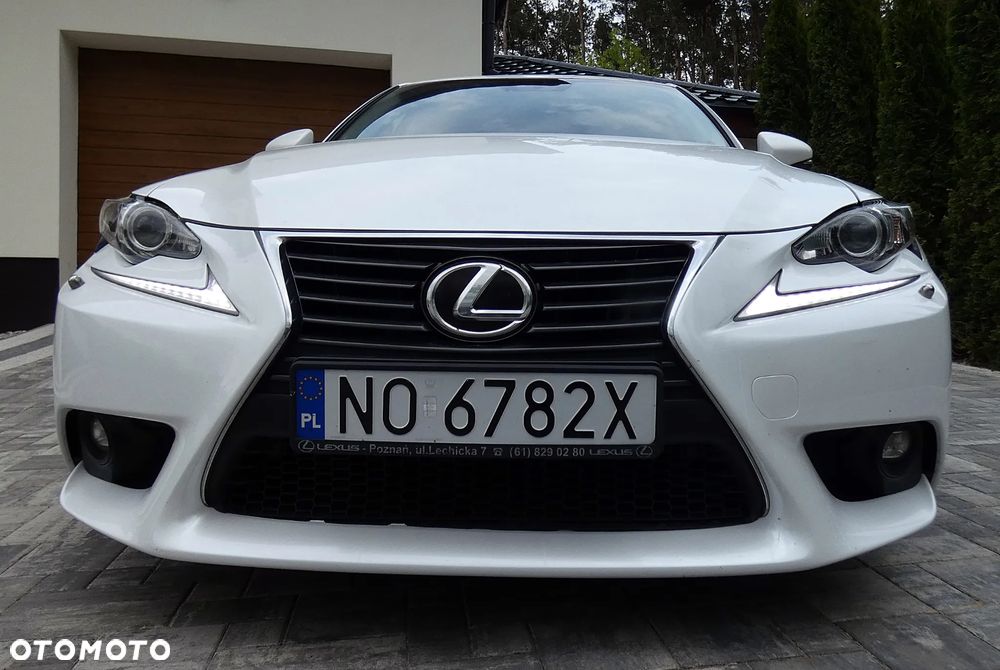 Lexus IS 200t / 300 Black - 38