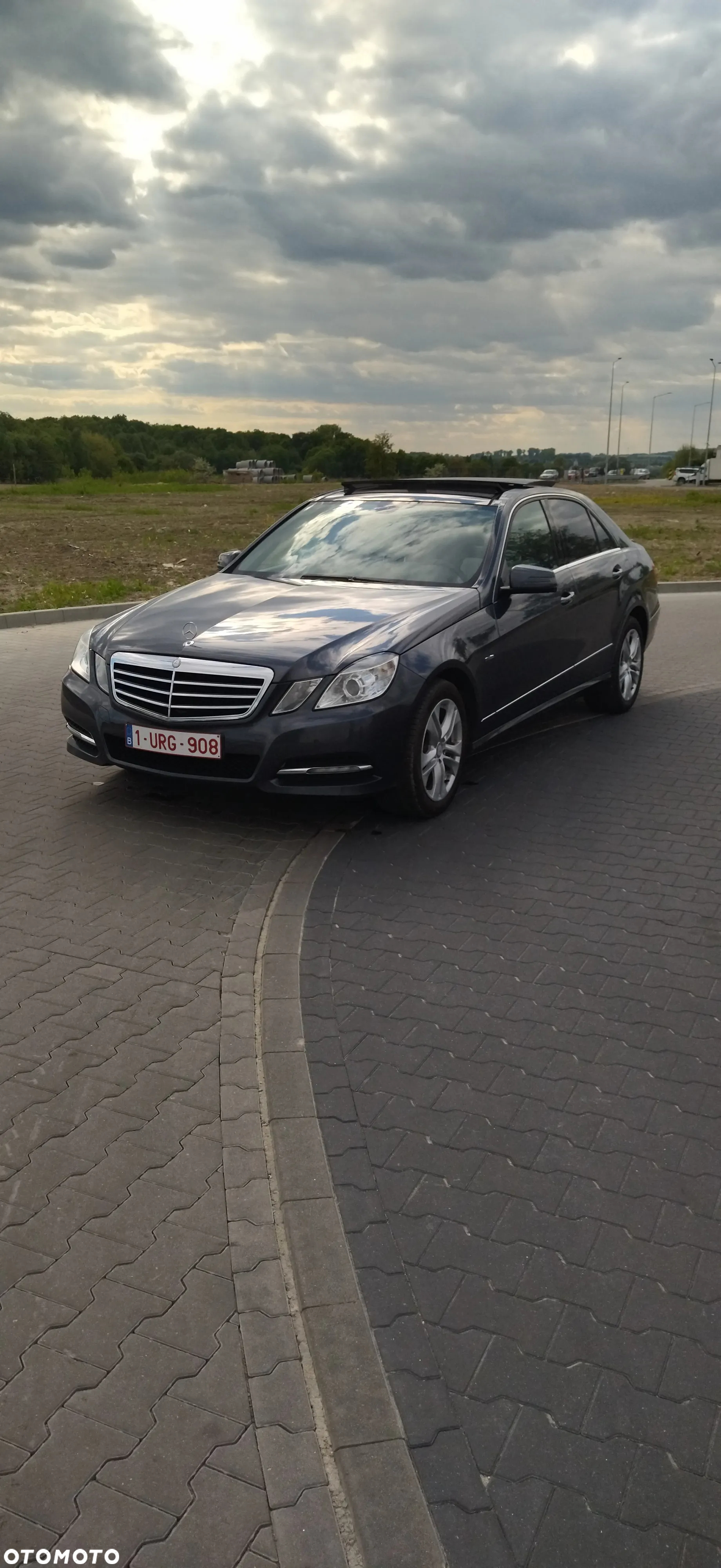 Mercedes-Benz Klasa E 200 CDI BlueEff Avantgarde - 14