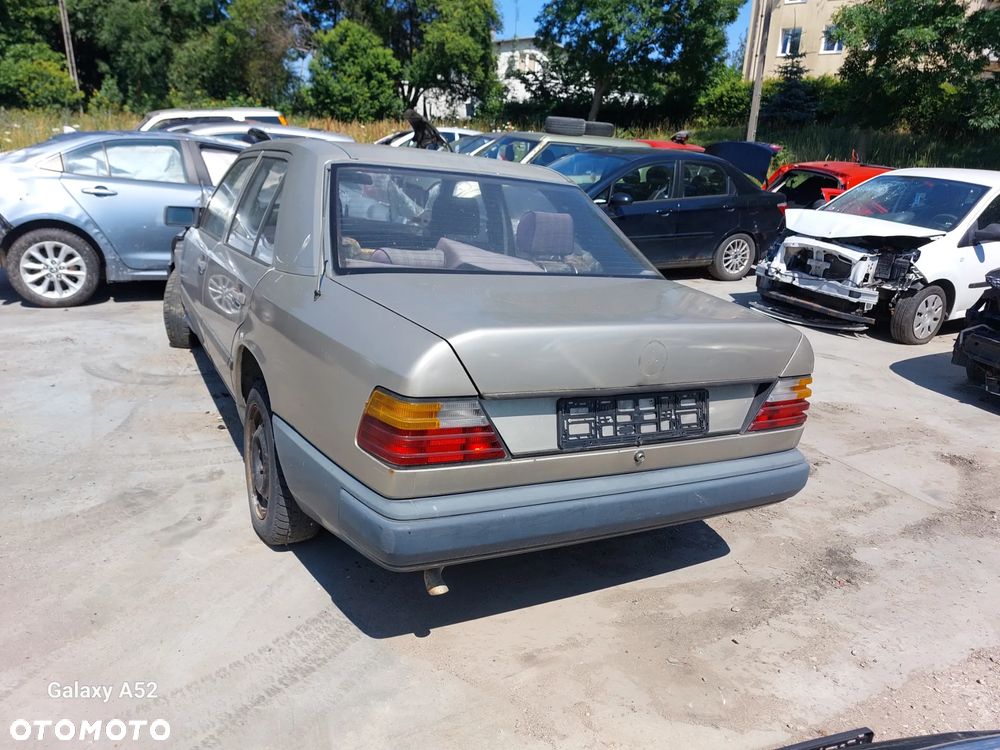 Zderzak MERCEDES 124 92R lampy,drzwi,klapa.... - 4