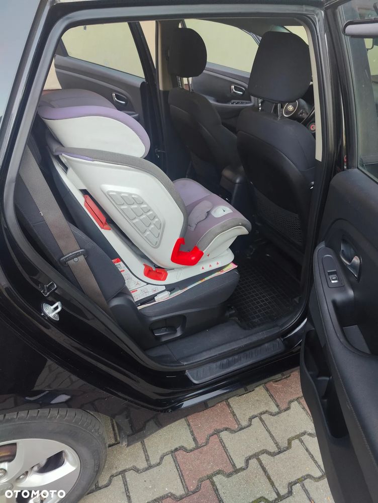Kia Carens 1.7 CRDi L - 9