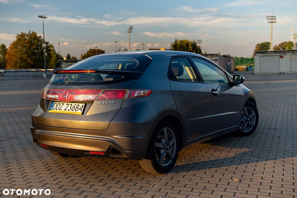 Honda Civic 1.8 Comfort - 10