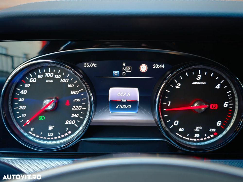 Mercedes-Benz E 220 d 4MATIC Aut. - 32