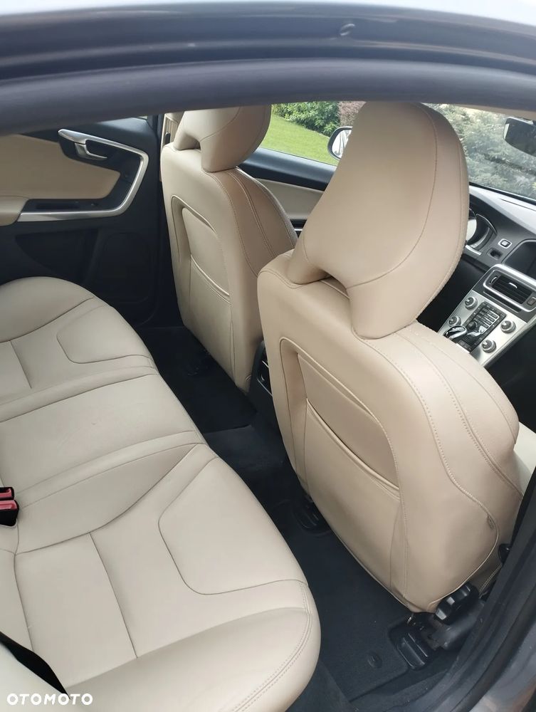 Volvo S60 T5 Drive-E R-Design Momentum - 16
