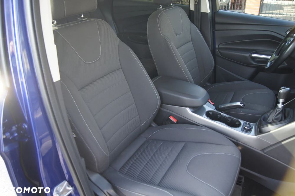 Ford Kuga 1.5 EcoBoost 2x4 Trend - 11