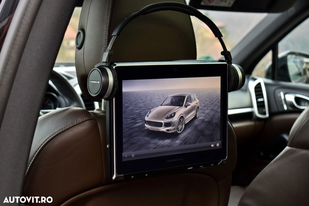 Porsche Cayenne 4.2 L S - 31