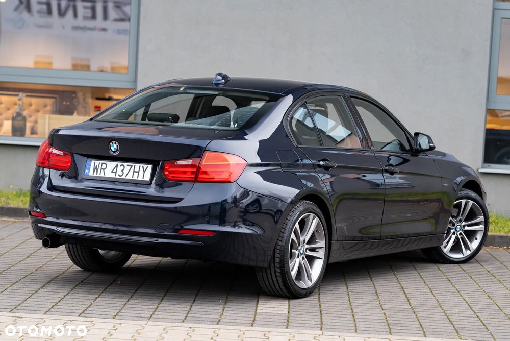 BMW Seria 3 320d DPF Edition Sport - 18