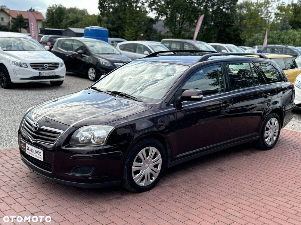 Toyota Avensis - 2