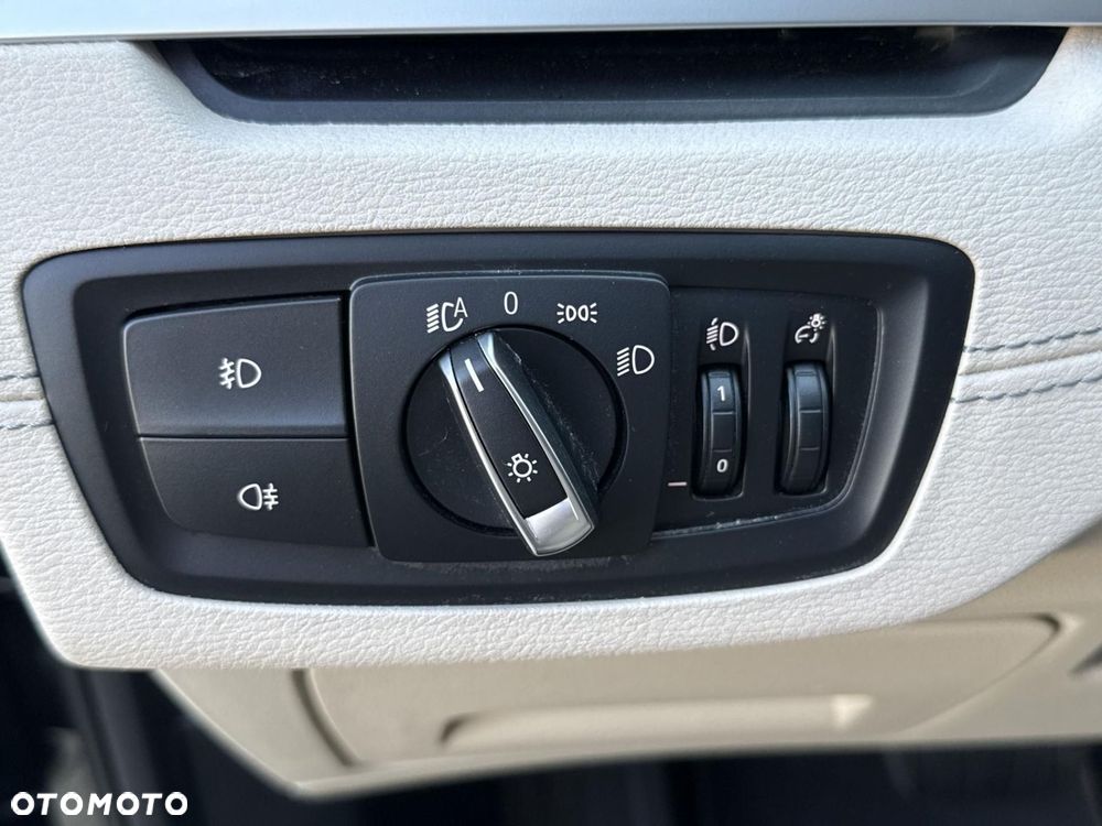 BMW X1 sDrive18d xLine - 17