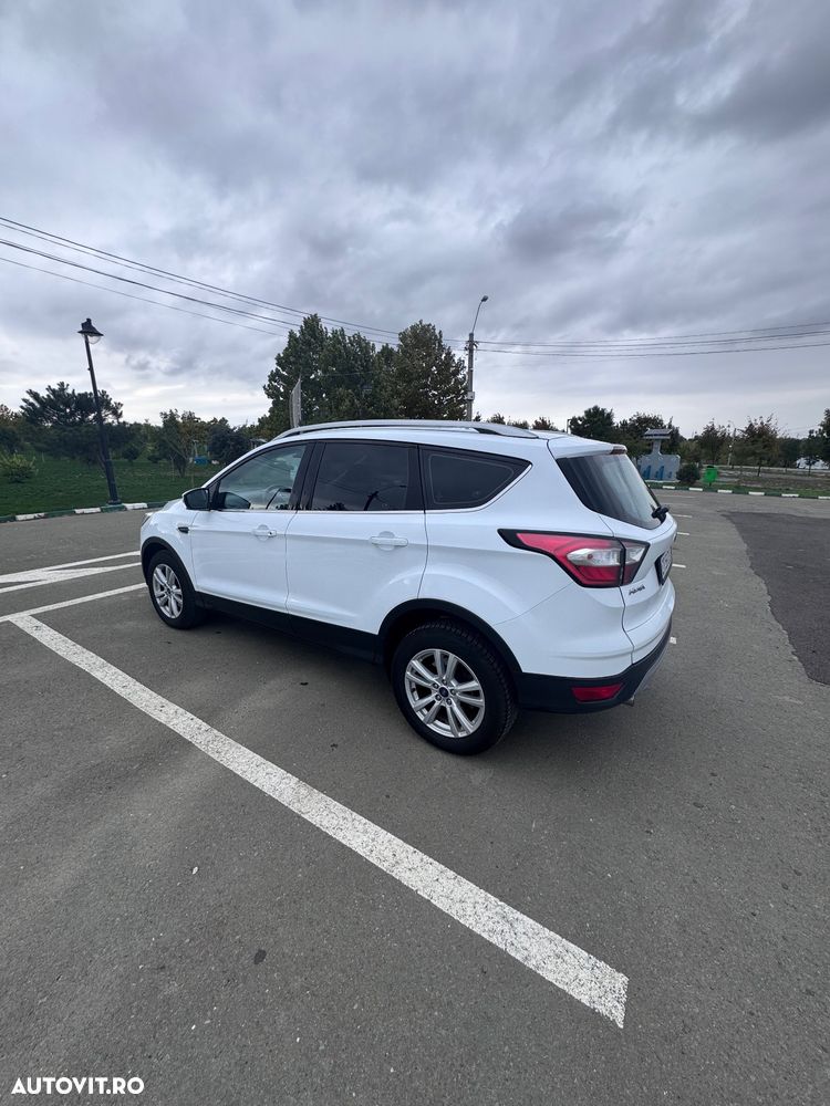 Ford Kuga 1.5 TDCi 2WD Trend - 4