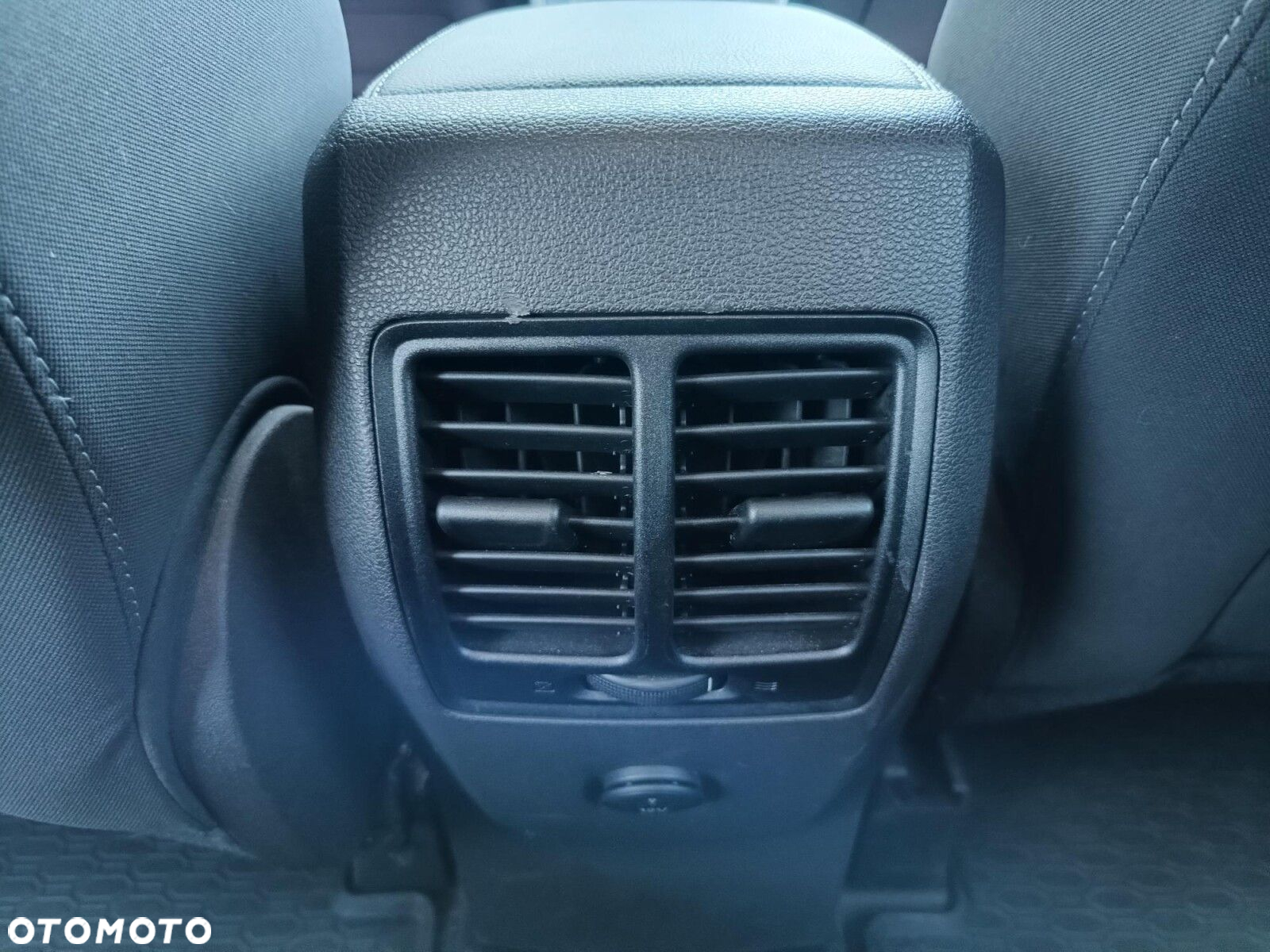 Ford Kuga 1.5 EcoBoost FWD Edition ASS MMT6 - 34