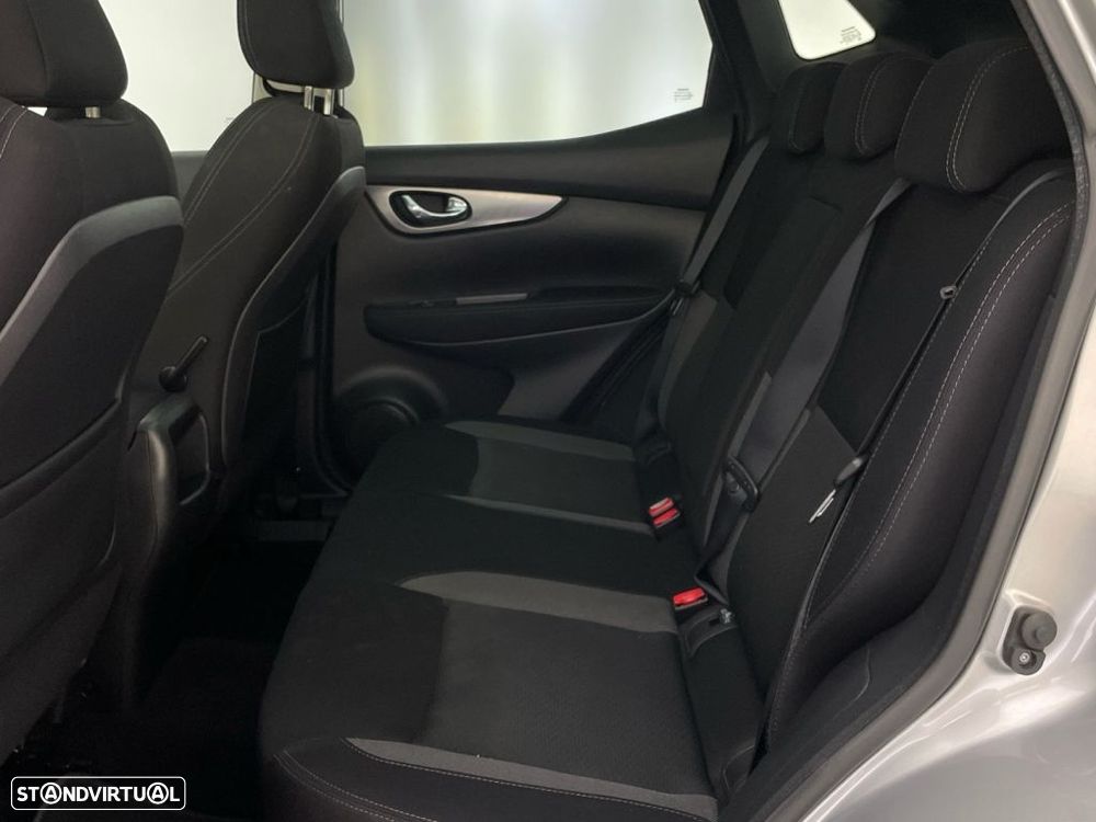 Nissan Qashqai 1.5 dCi N-Connecta - 12