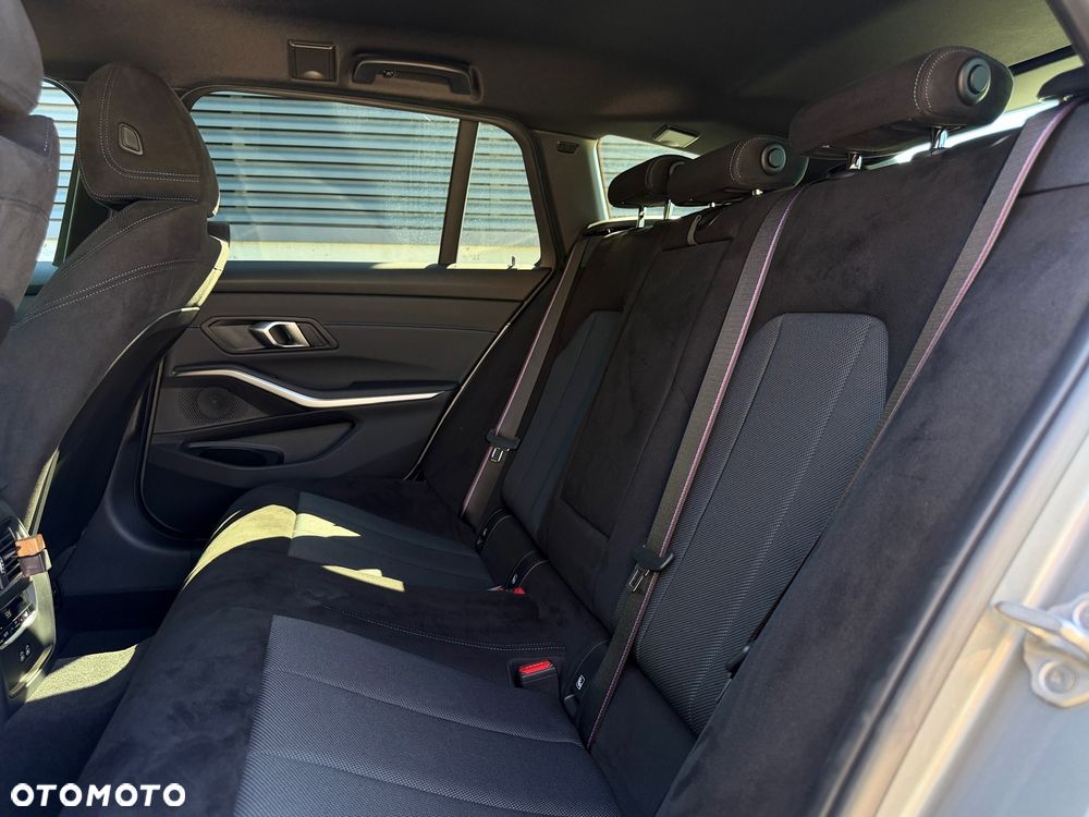 BMW Seria 3 330i xDrive M Sport sport - 19