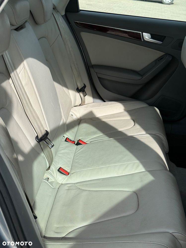 Audi A4 Limousine - 17