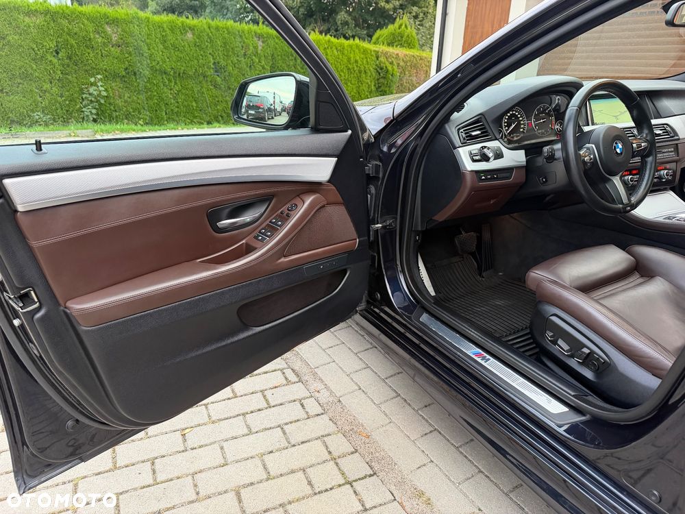 BMW Seria 5 530d xDrive Sport-Aut - 28