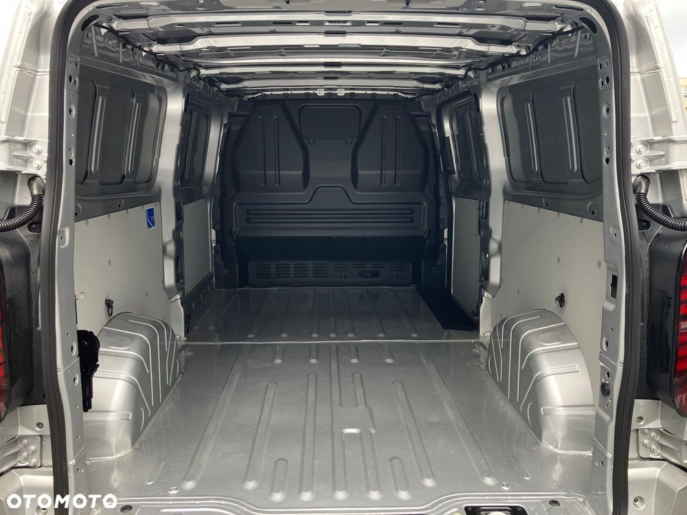 Volkswagen Transporter Transporter Furgon silnik: 2,0 l TDI 150 KM / skrzynia biegów: 6-biegowa manualna rozstaw osi: 3500 mm - 11