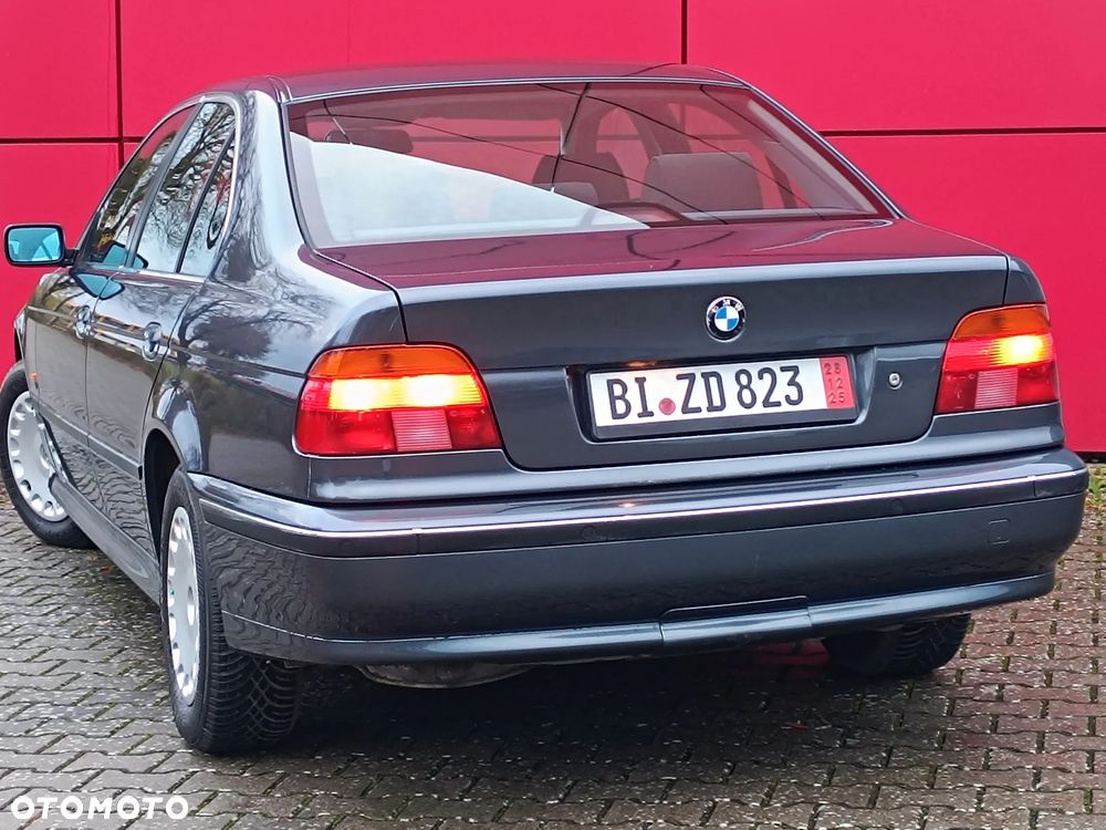 BMW Seria 5 523i - 33