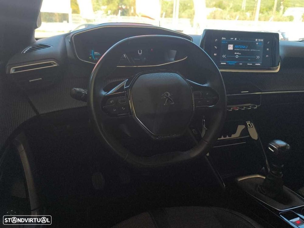 Peugeot 2008 1.2 PureTech Allure - 11