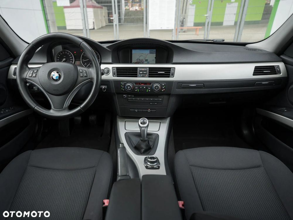 BMW Seria 3 318i Edition Exclusive - 22