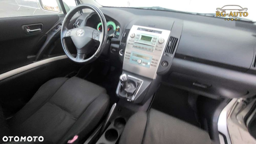 Toyota Corolla Verso - 16