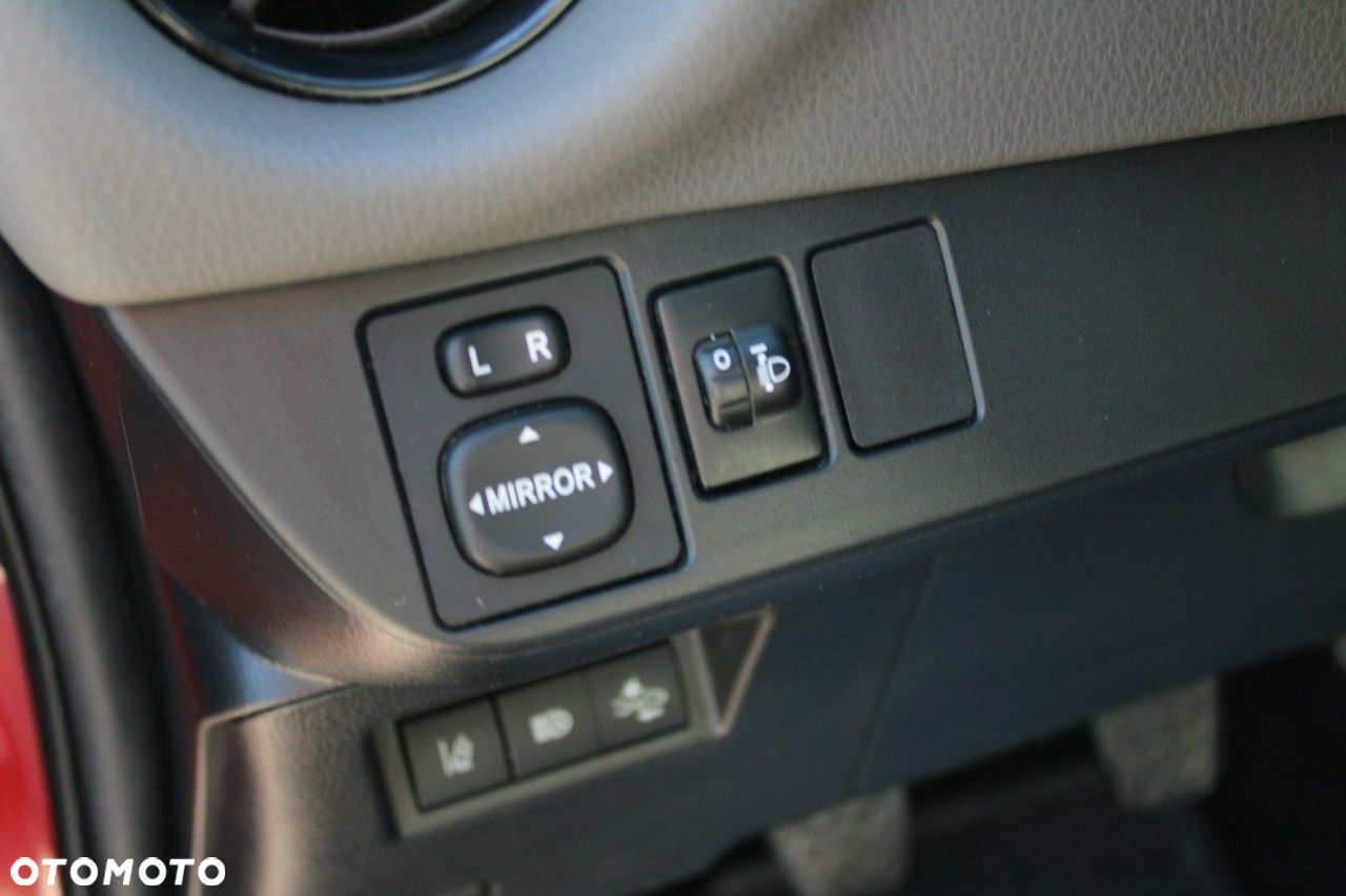 Toyota Yaris - 16