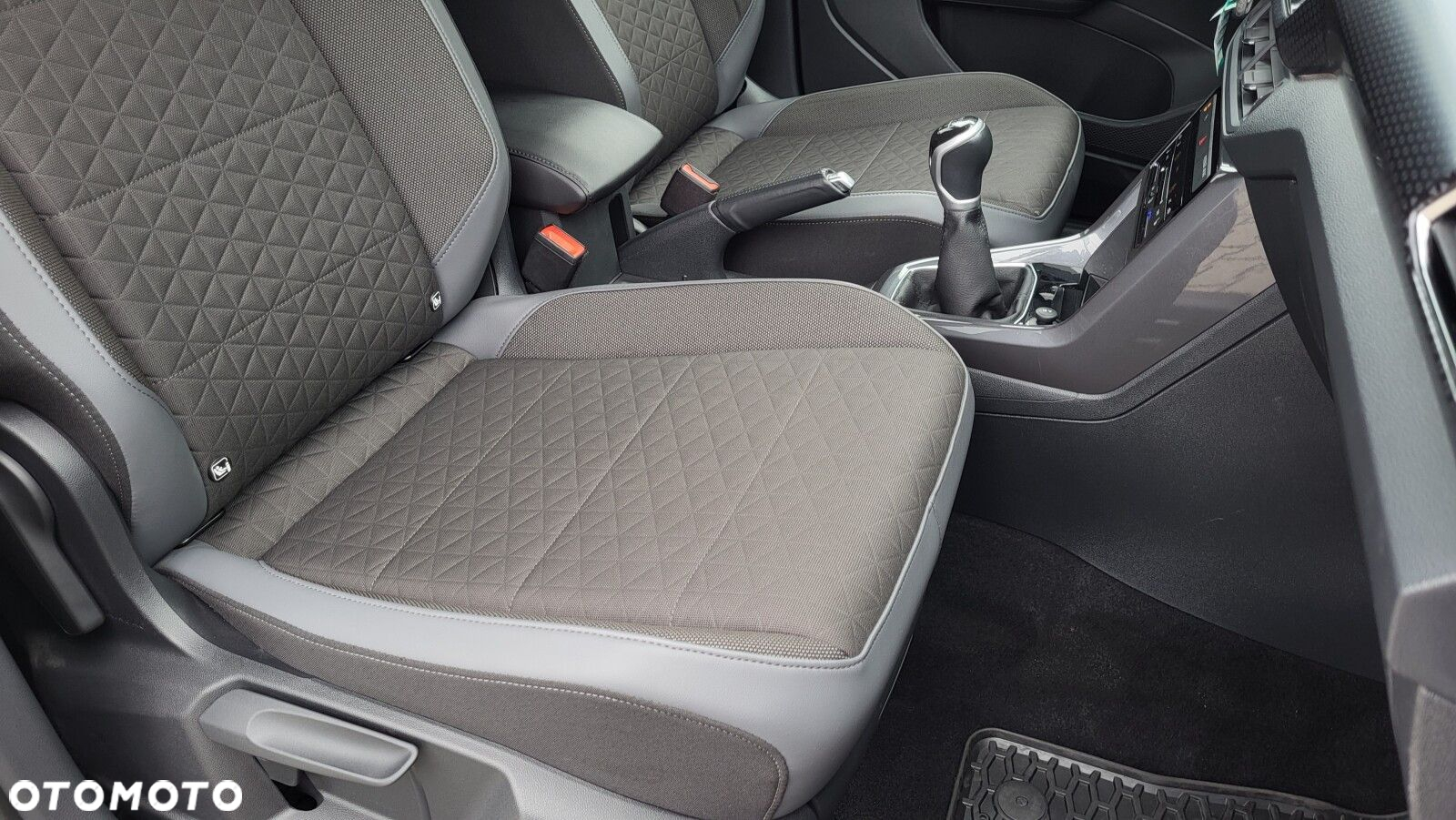 Volkswagen T-Cross - 16