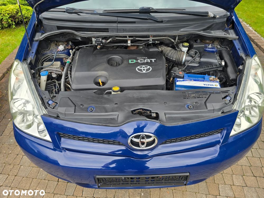 Toyota Corolla Verso 2.2 D-4D X - 20