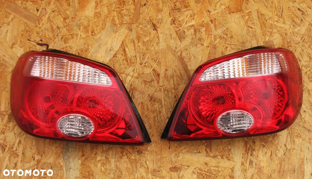 Mitsubishi Outlander I Lampa tył Lewa Prawa - 1
