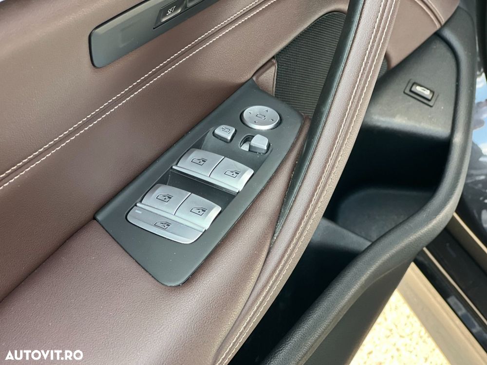 BMW Seria 5 530i AT MHEV - 10