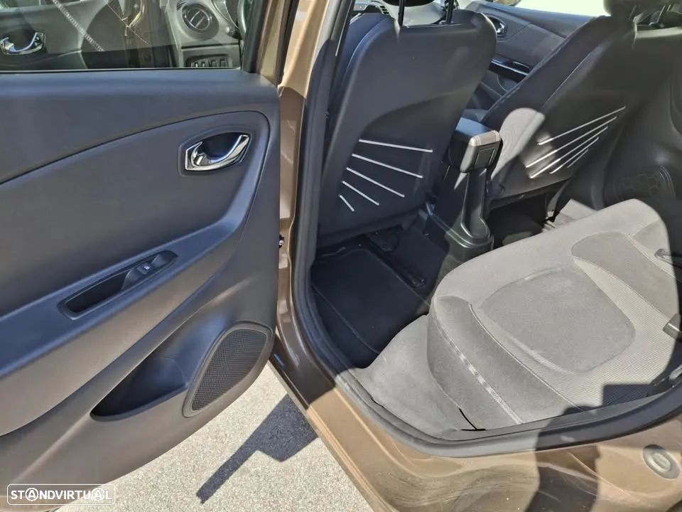 Renault Captur 1.5 dCi Exclusive - 13