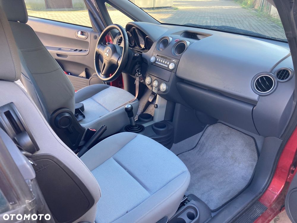 Mitsubishi Colt - 17