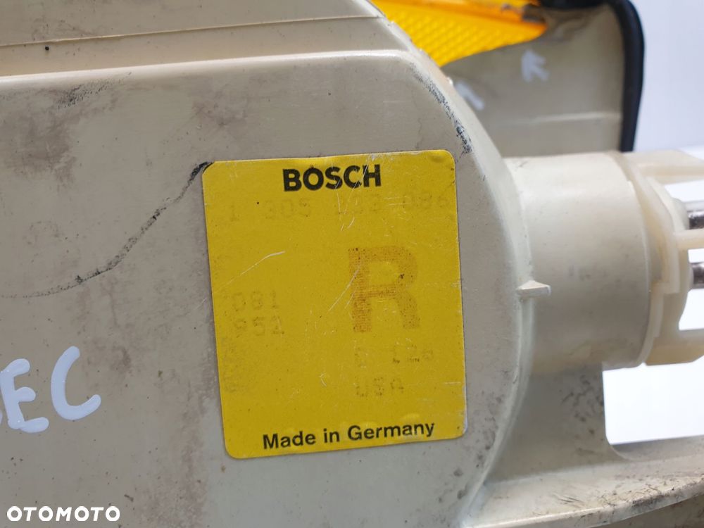 Mercedes W126 COUPE SEC PRAWY KIERUNKOWSKAZ Przód - 6