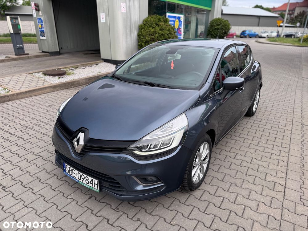 Renault Clio - 23
