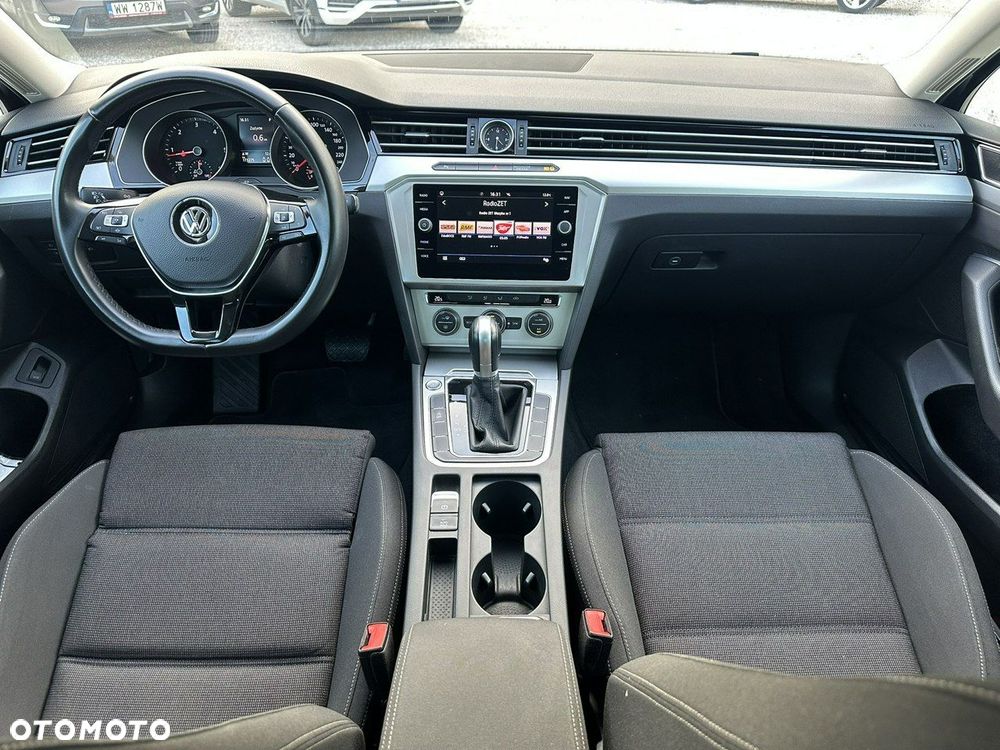 Volkswagen Passat - 22