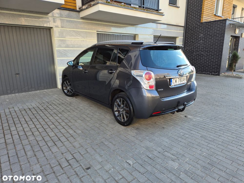 Toyota Verso 1.8 Premium - 4