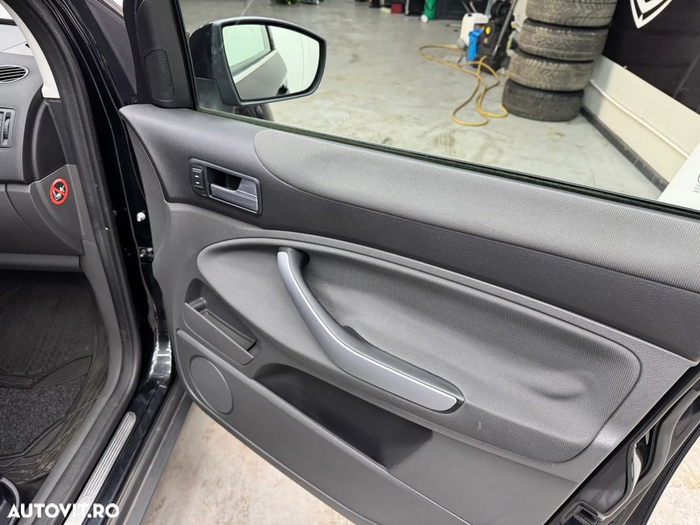 FORD Kuga 2012 — imagine 23