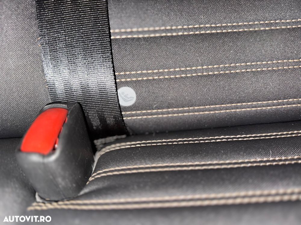 Volvo V50 2.0 D Momentum - 24