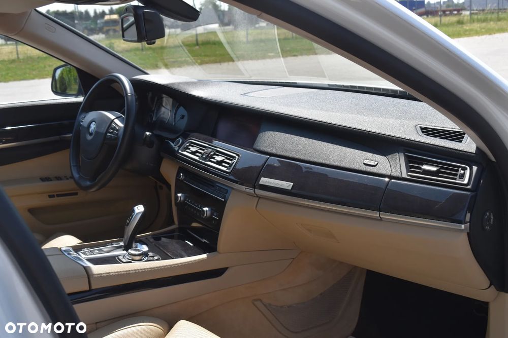 BMW i7 - 26