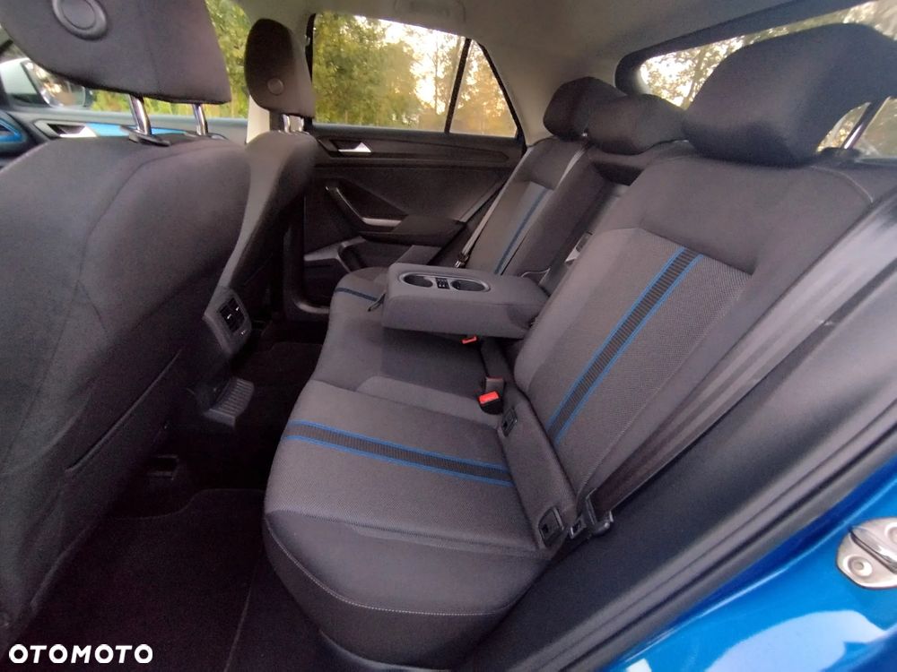 Volkswagen T-Roc - 15