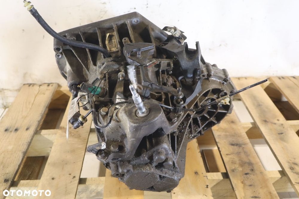 SKRZYNIA BIEGÓW 6 BIEGOWA RENAULT MEGANE IV 1.2TCe TL4087 - 2