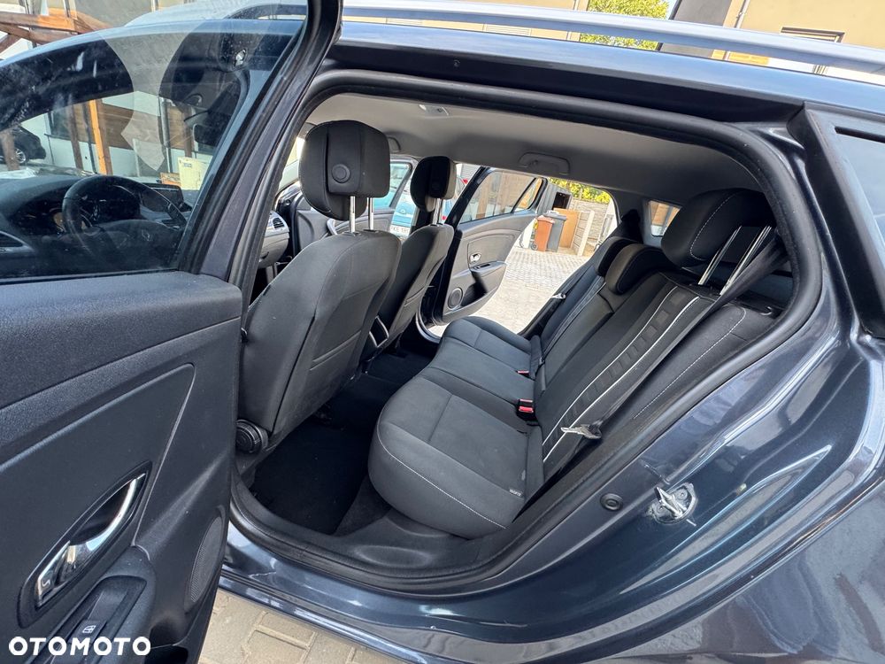Renault Megane 1.5 dCi Intens EDC - 11