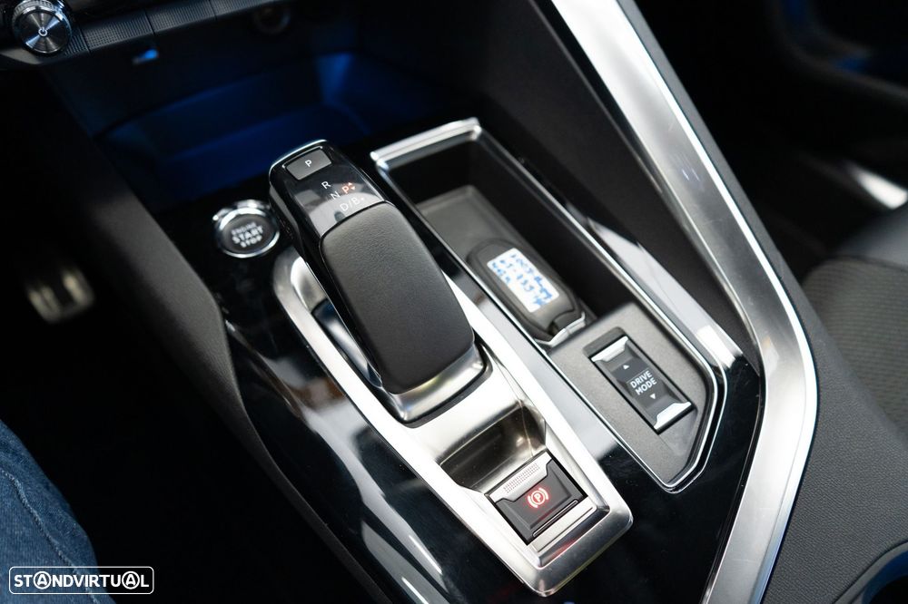 Peugeot 3008 1.6 Hybrid GT e-EAT8 - 19