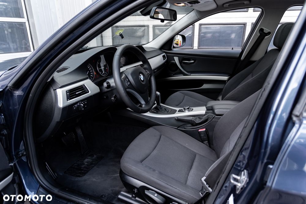 BMW Seria 3 - 25