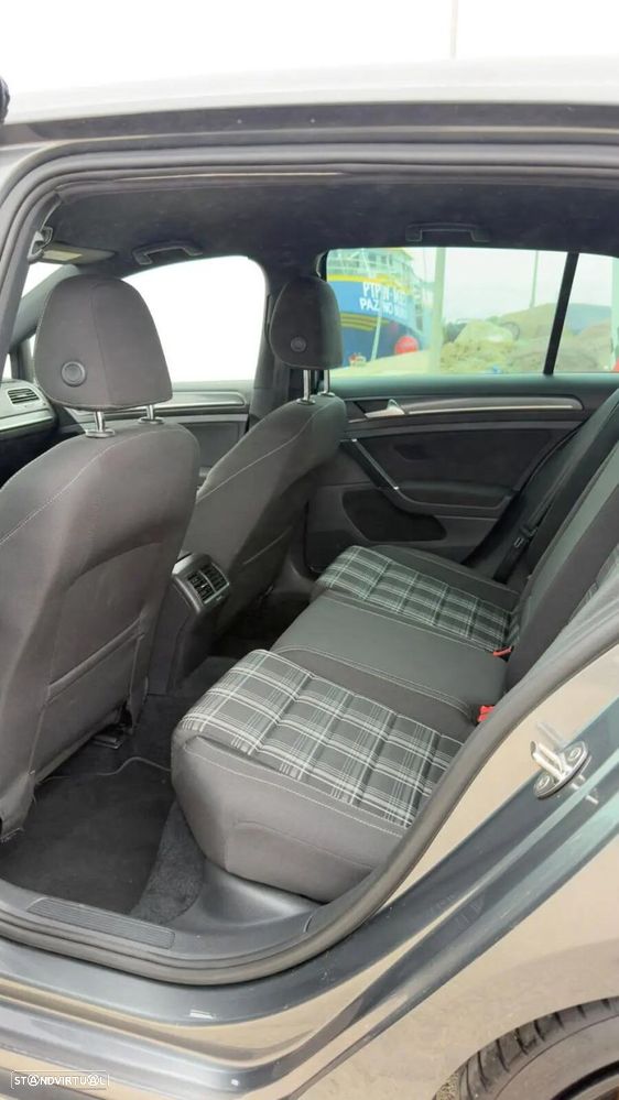 VW Golf 2.0 TDI GTD DSG - 10