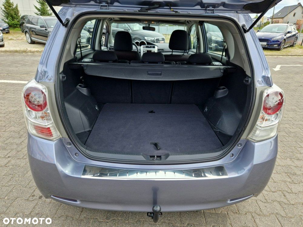 Toyota Verso 2.0 D-4D - 23