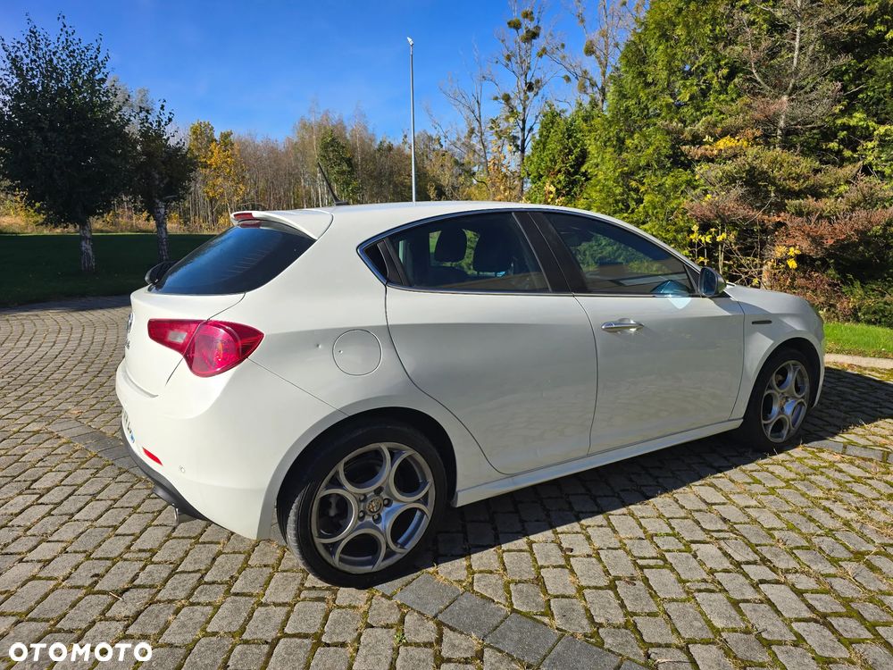 Alfa Romeo Giulietta 2.0 JTDM 16V Turismo - 9